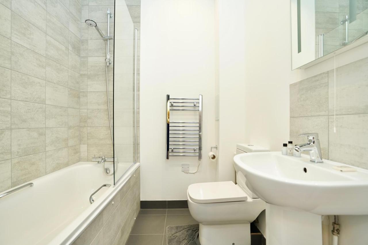 Bayard Plaza Apartment Peterborough Luaran gambar